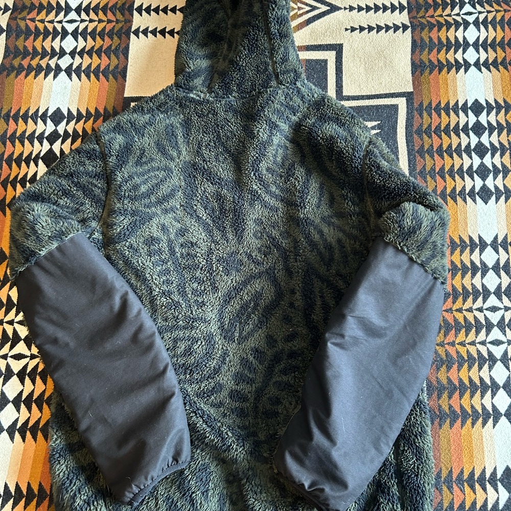 ROARK Rambler Hoodie - Picture 2 of 3
